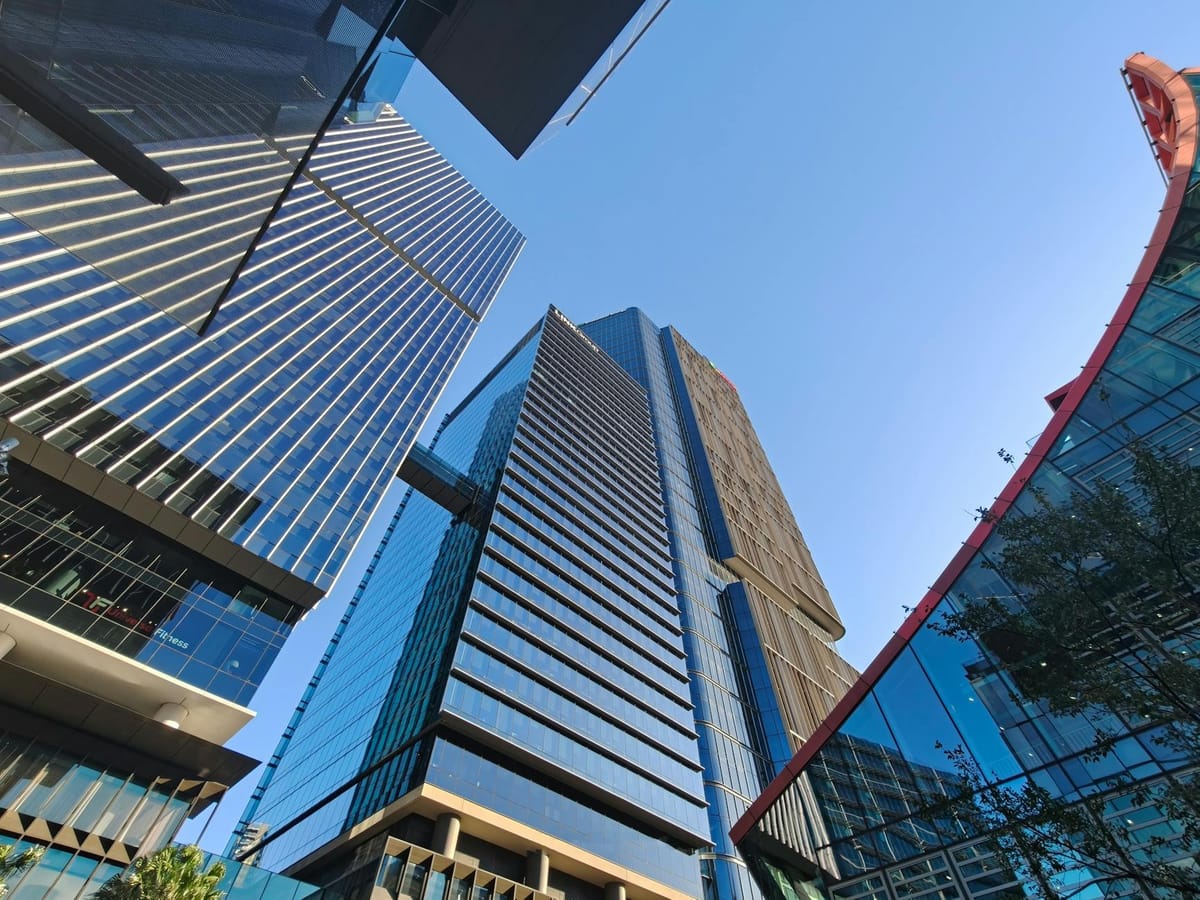 Rents in Singapore’s CBD Grade A offices rose 1.4% in the first quarter of 2026, amidst tighter supply and sustained flight-to-quality demand, whilst vacancy rates fell to 4.1%, according to Cushman & Wakefield’s Marketbeat report. Post feature image