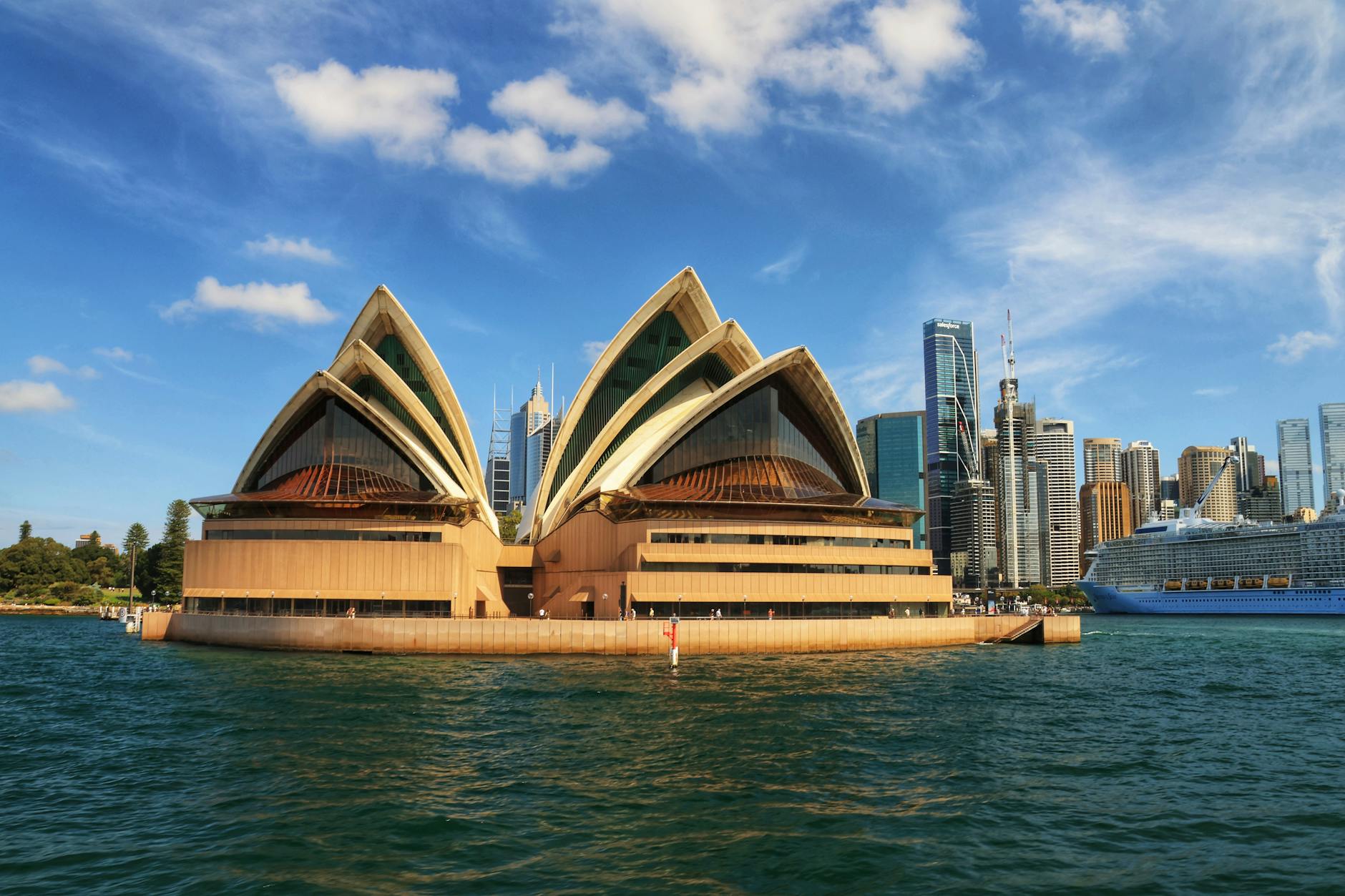 Charter Hall Taking Over $725M Sydney Office Precinct From Lendlease Post image