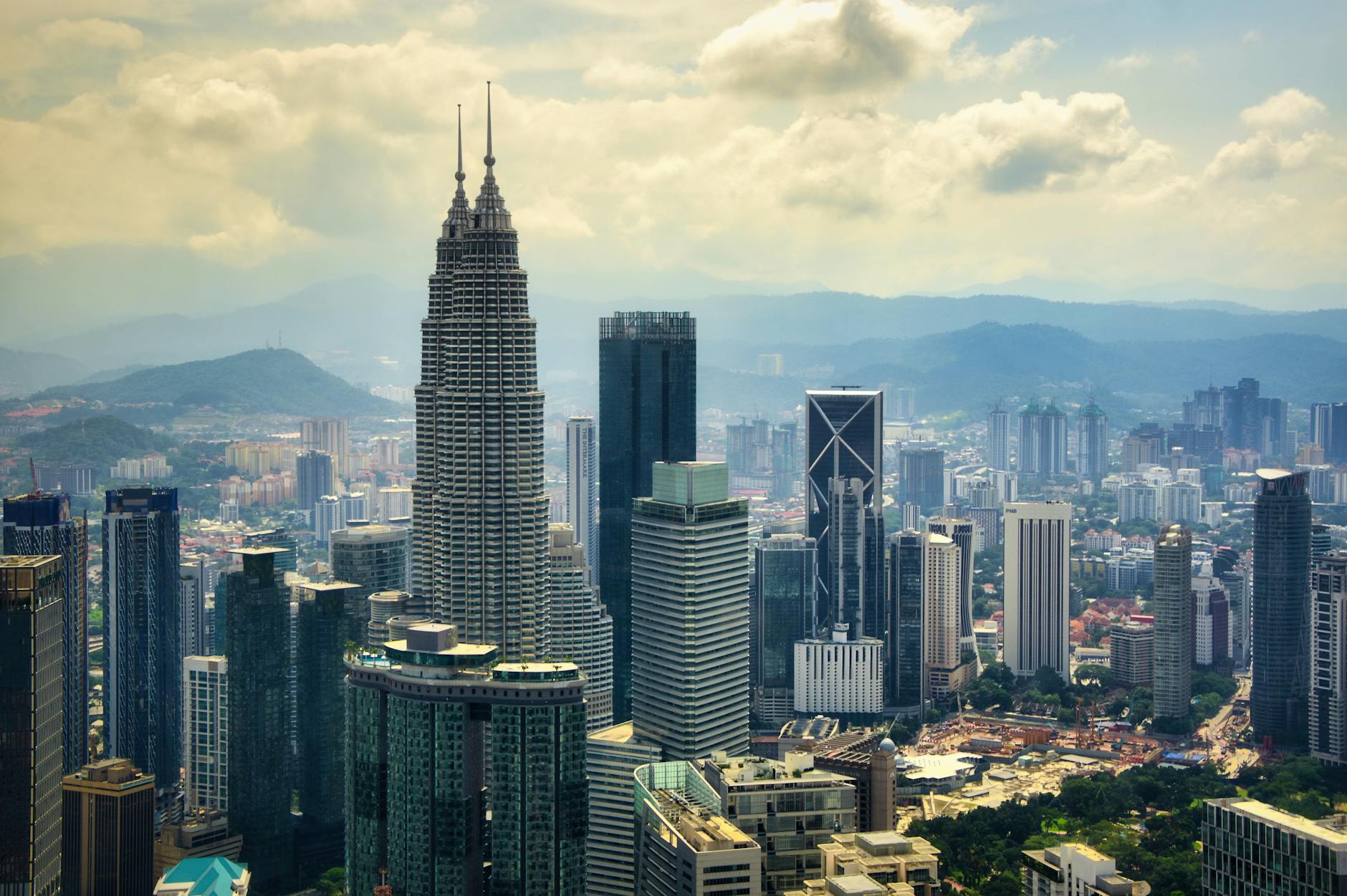 Retail Investors Return to Bursa and SET as IPO Pipelines Test Ringgit and Baht Sentiment Post image