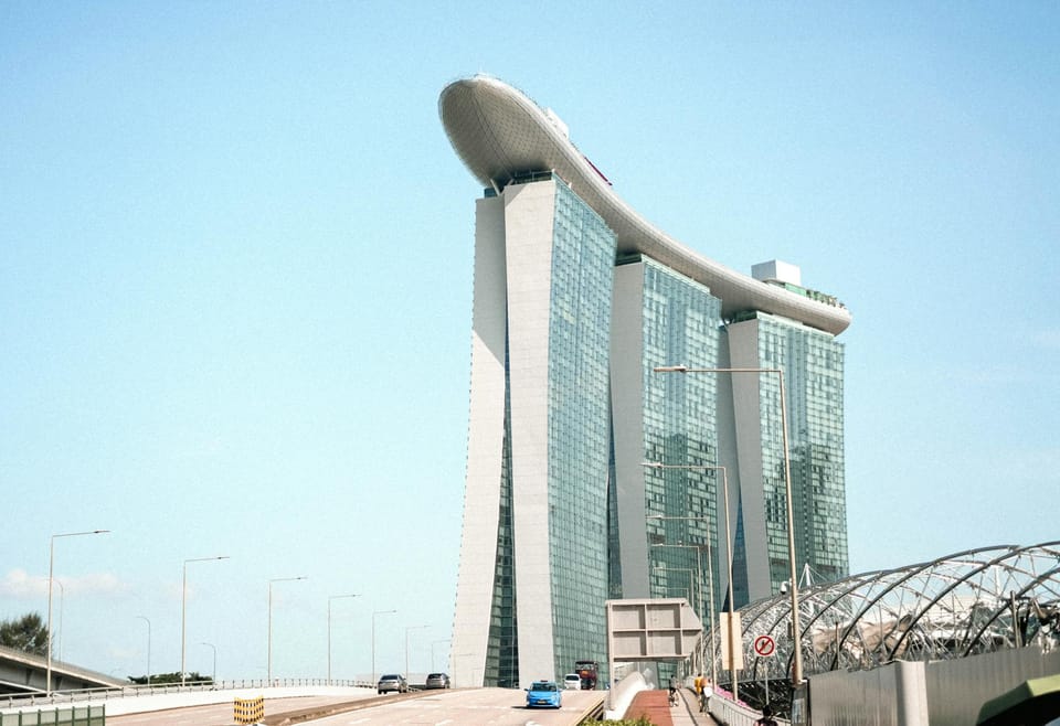 Singapore’s office market remains resilient, with stable yields, tight supply, strong demand for prime assets, and growing investor interest amidst global real estate repricing.